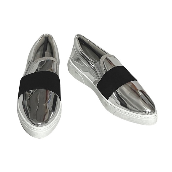 QUPID Silver Mirror Metallic Leatherette Pointy Elastic Slip On Sneaker NWT - Picture 9 of 10